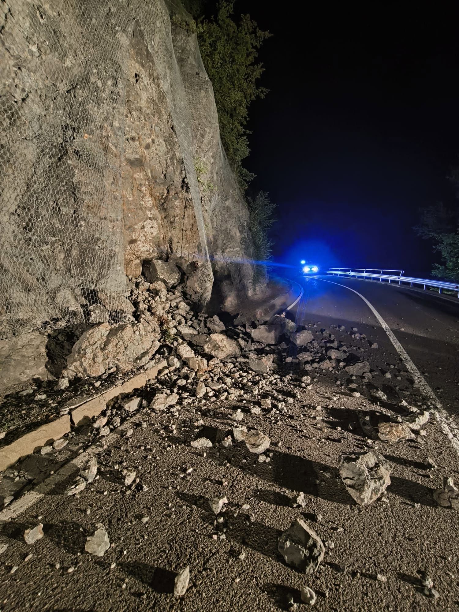 Steinschlag  auf der Kastelrutherstraße