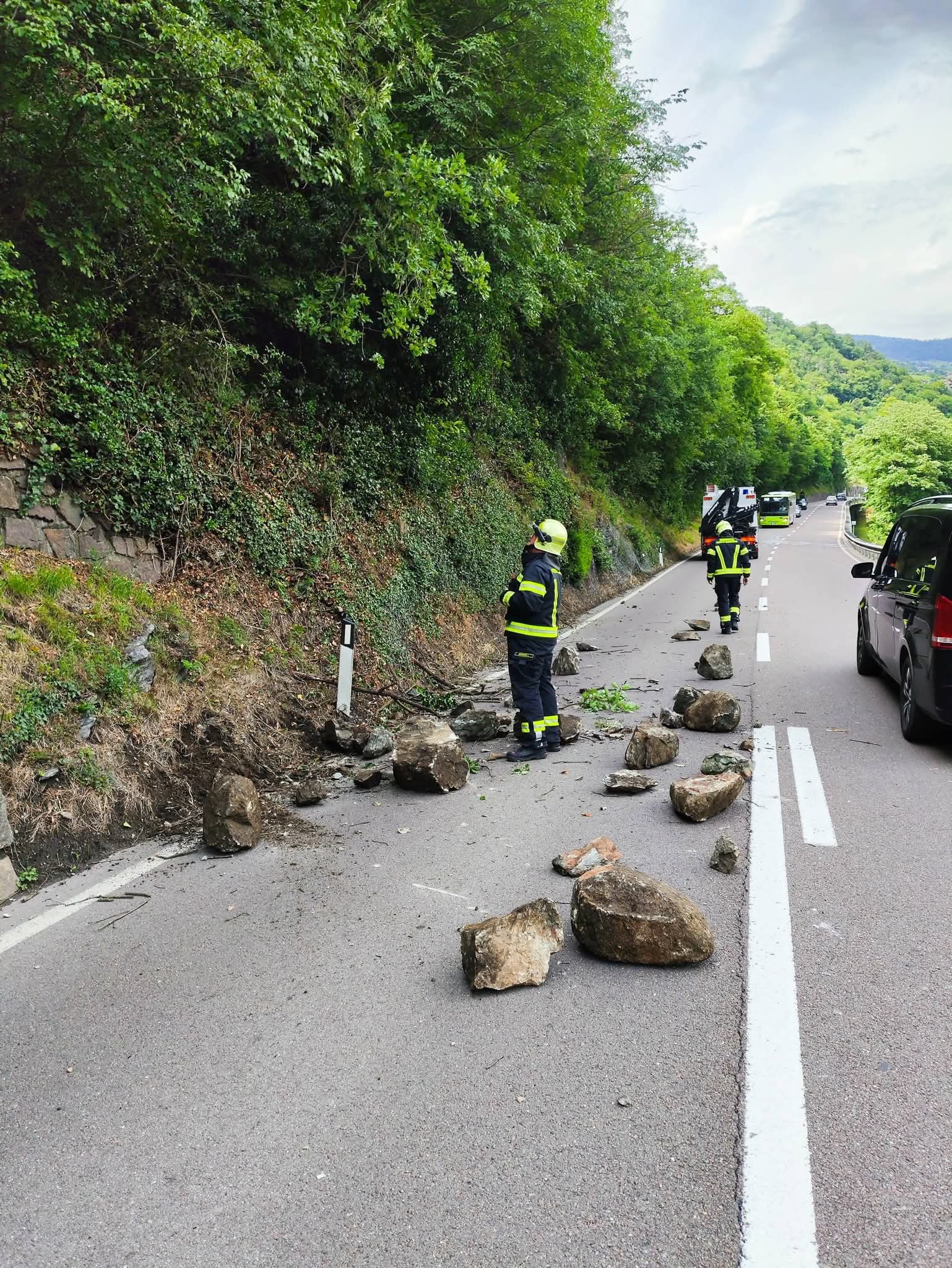 Steinschlag auf SS12 beim Kalten Keller