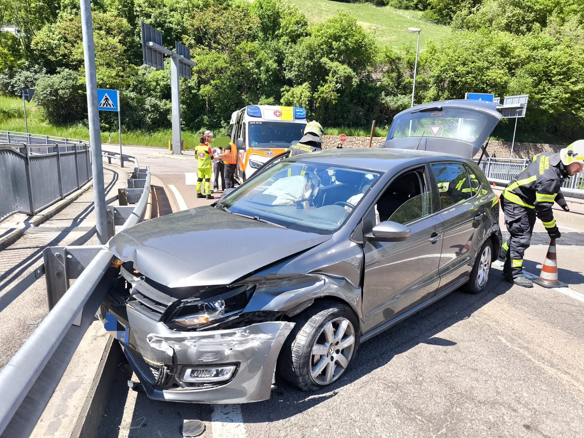 Verkehrsunfall auf Brücke nach Waidbruck