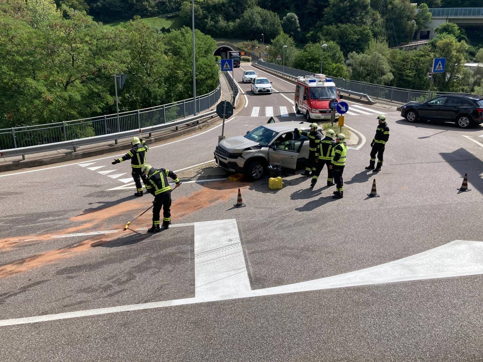 Verkehrsunfall an Kreuzung auf SS12